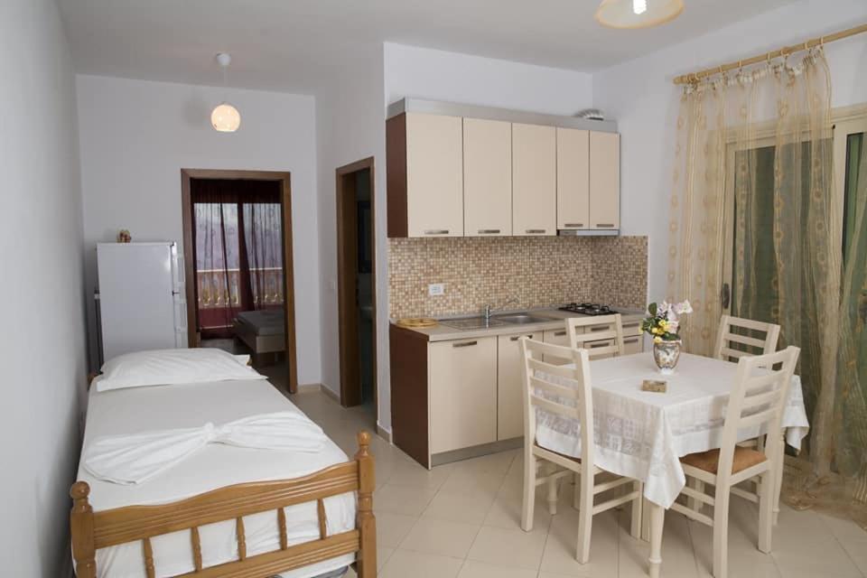 360° View Apartments Vlorë Esterno foto