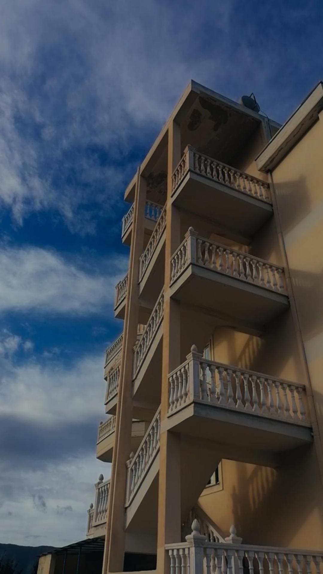 360° View Apartments Vlorë Esterno foto