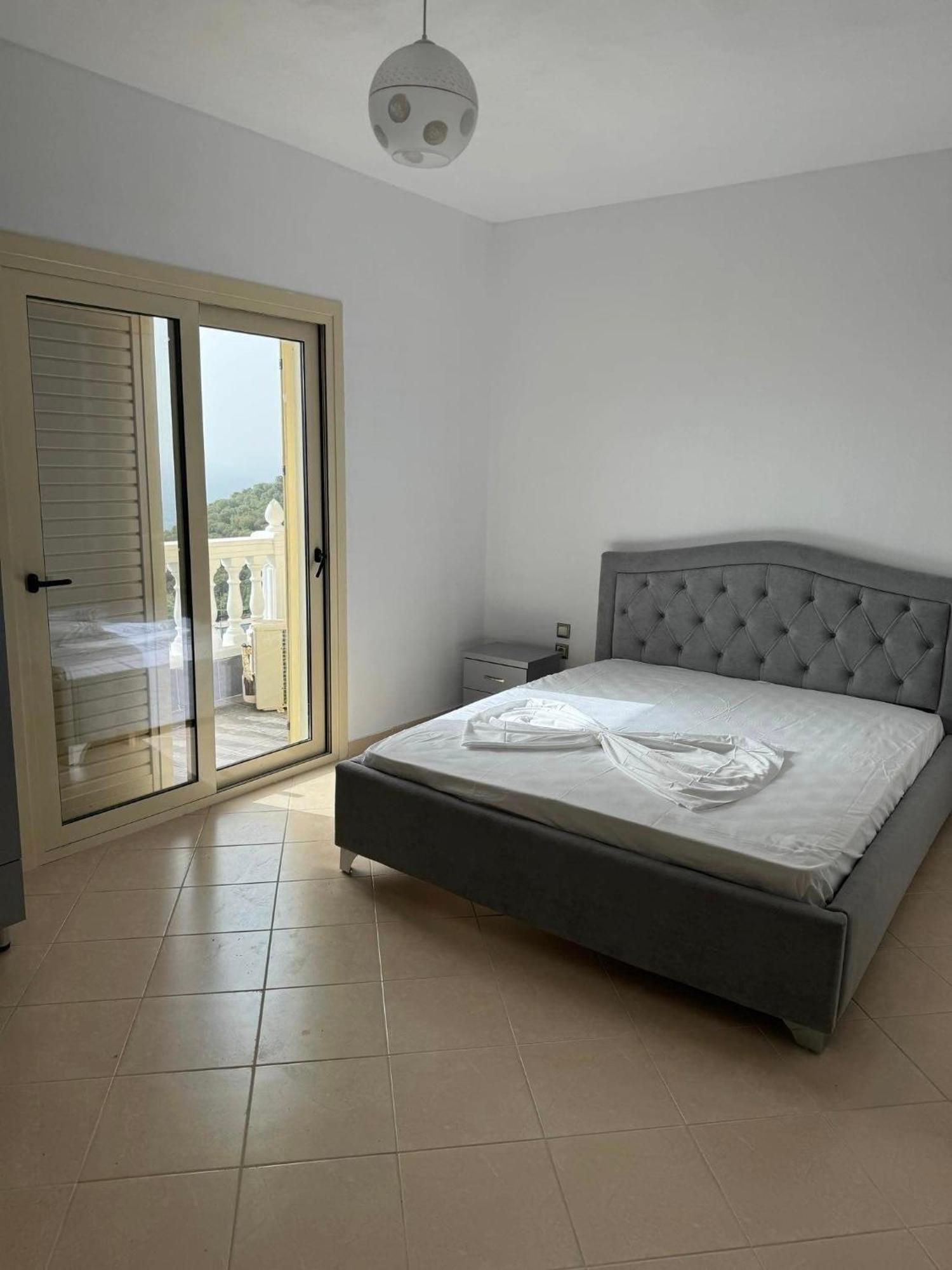 360° View Apartments Vlorë Esterno foto